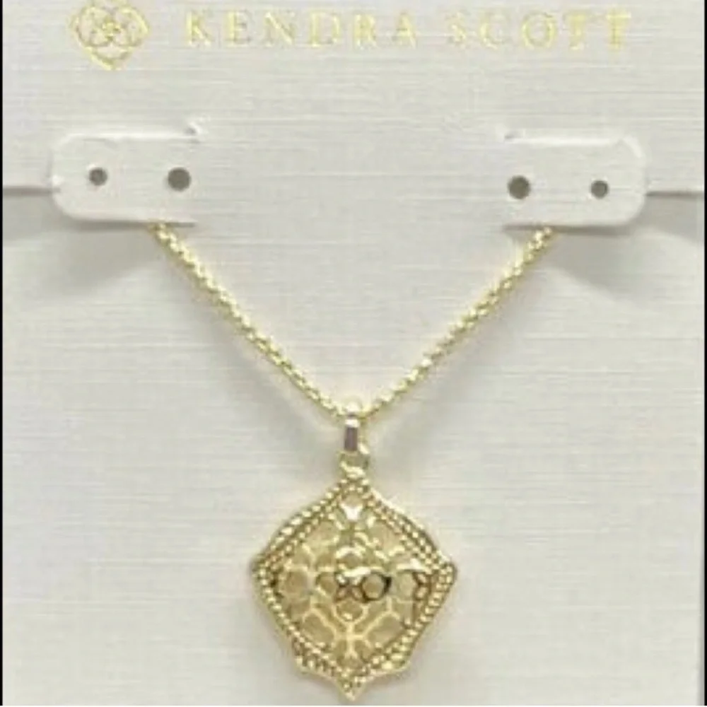 🔥🔥 Authentic Kendra Scott Delicate Statement Necklace And Earrings Set